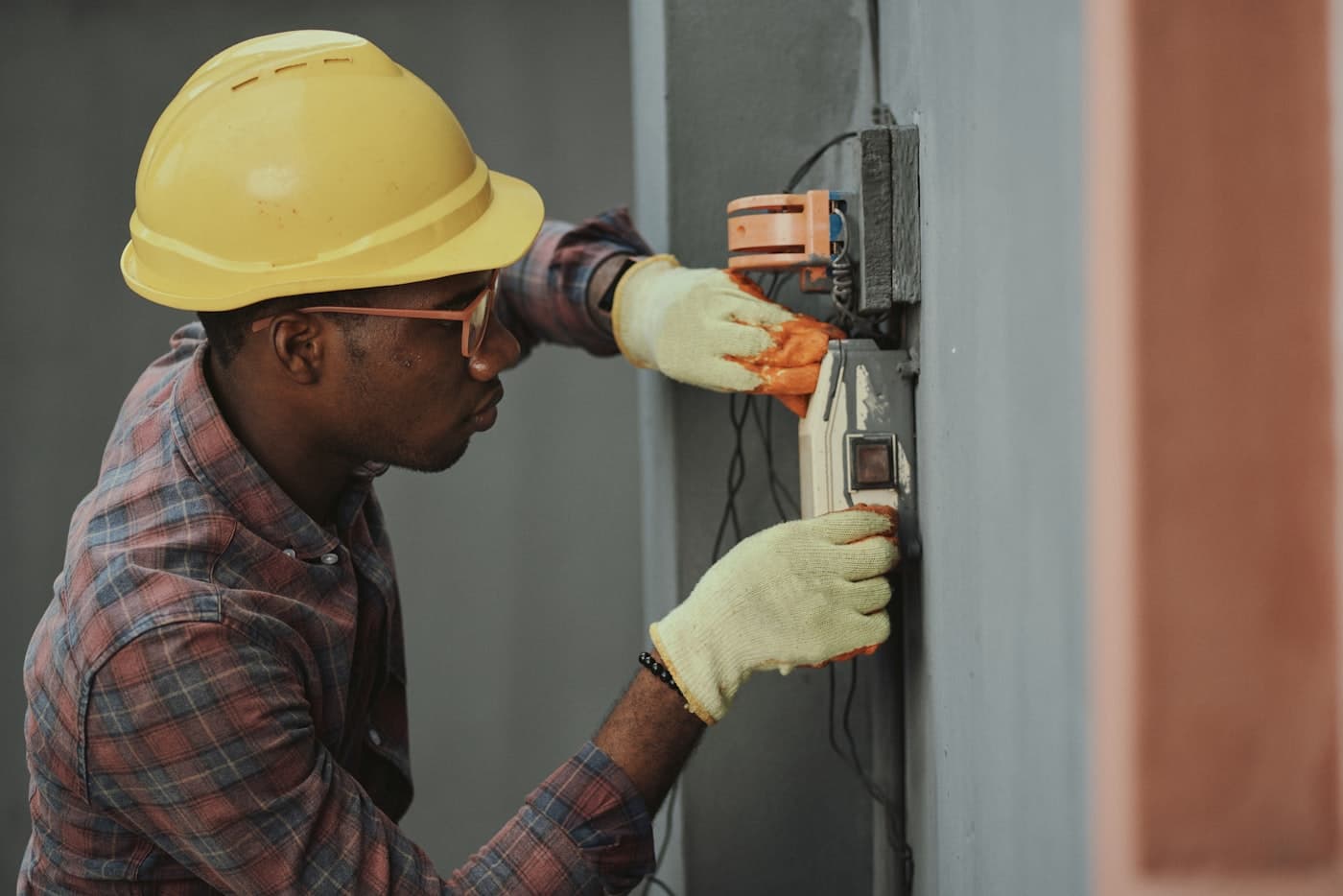 Contractor on site, part of the Maximus Provider Network
